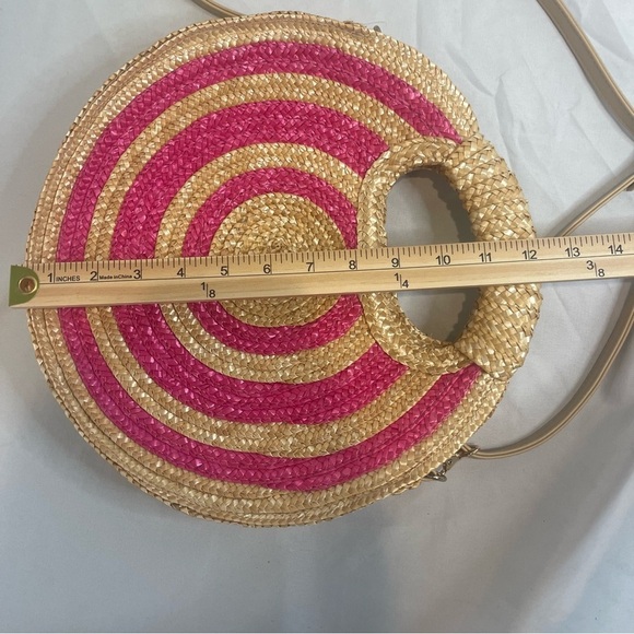 Mud Pie NWT Round Straw Bag with Hot Pink Circles Shoulder Strap and Handles - Picture 15 of 16